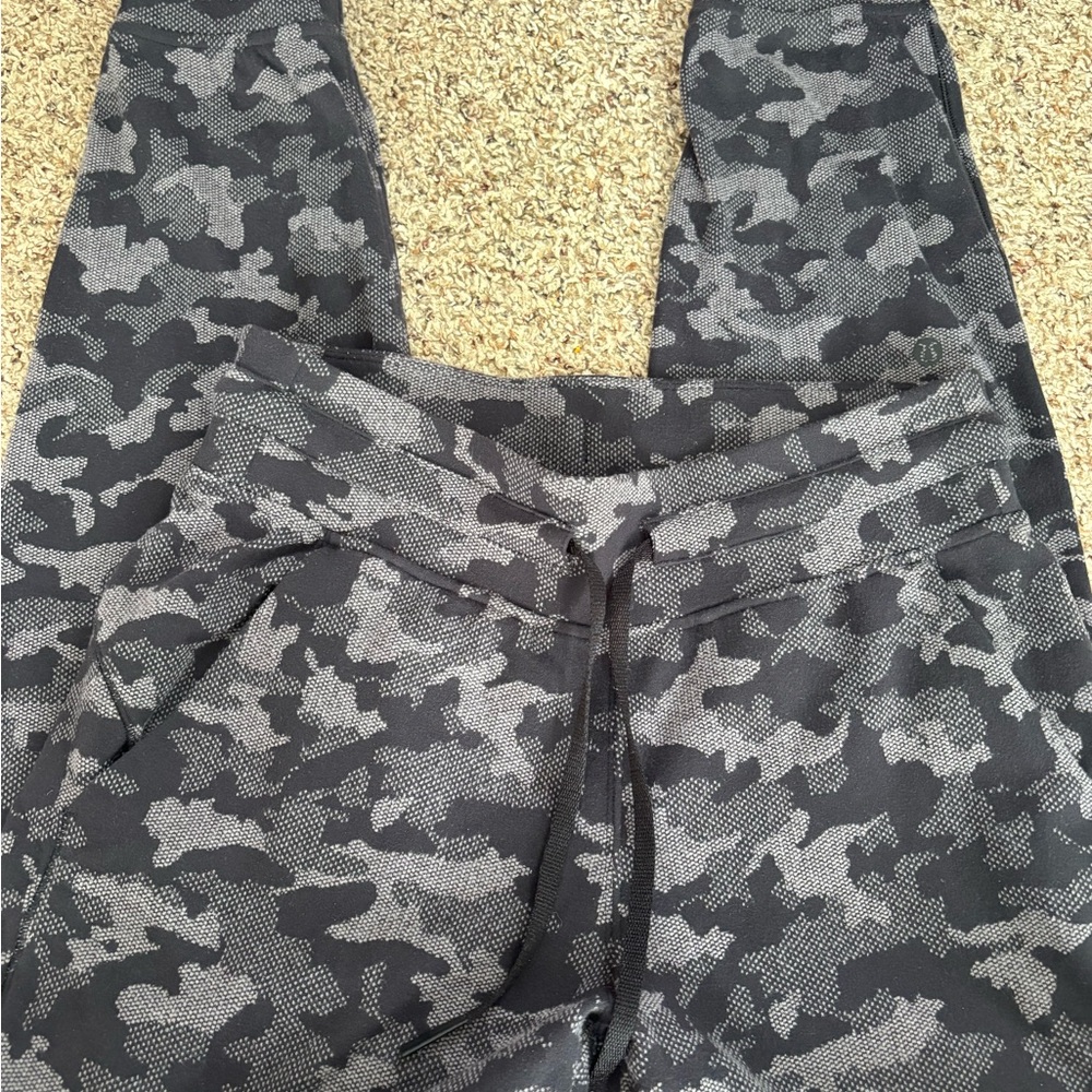 Lululemon Dance Studio Jogger Size 6 Heritage 365 Camo Deep Coal Black Gray